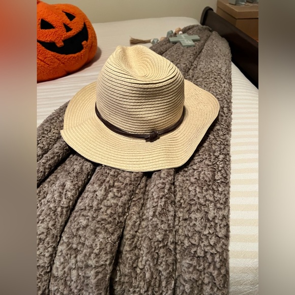 Unisex Fedora Cream Hat with Strap - Picture 2 of 3